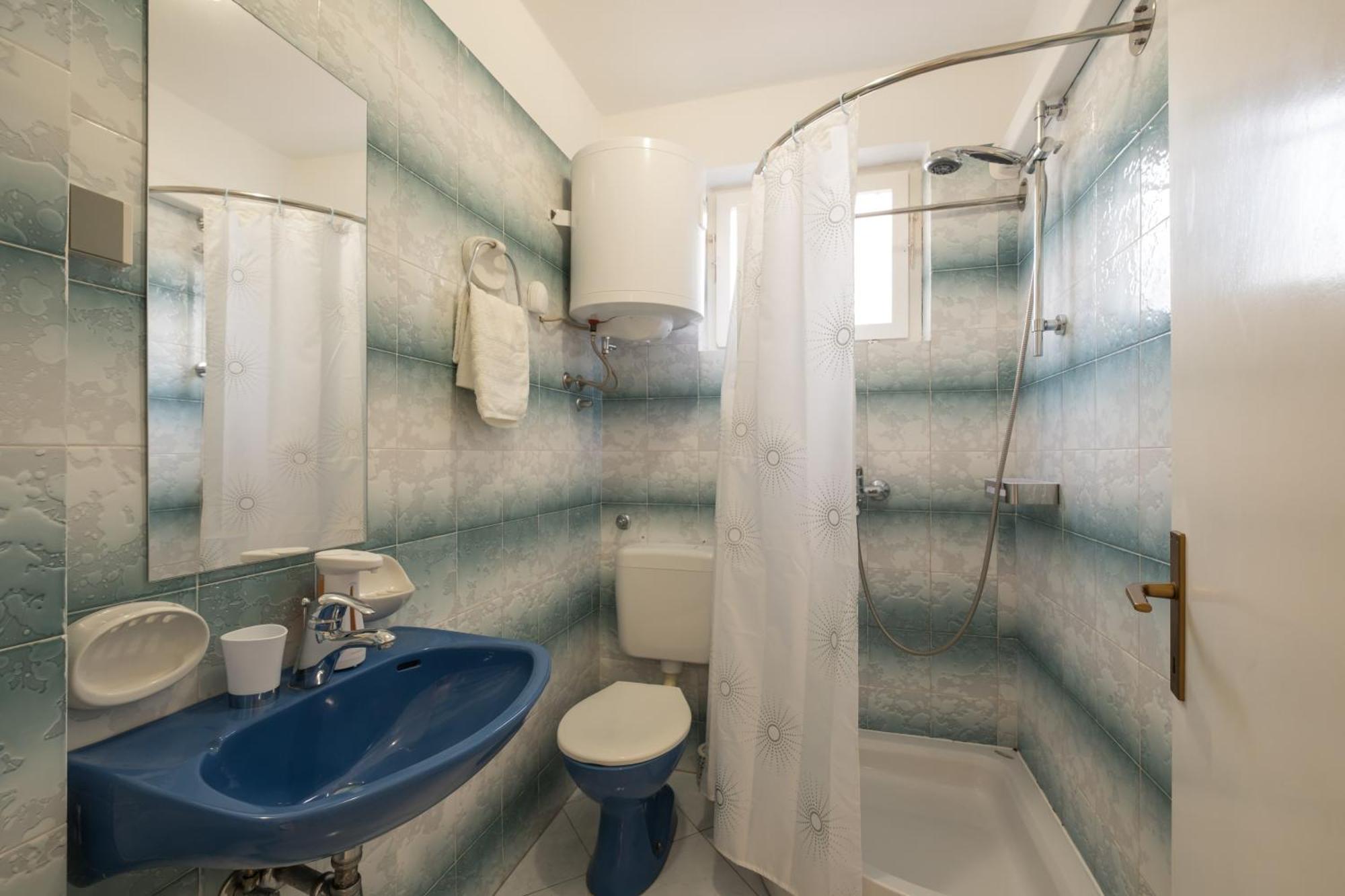 Apartments Lovorik クルク エクステリア 写真